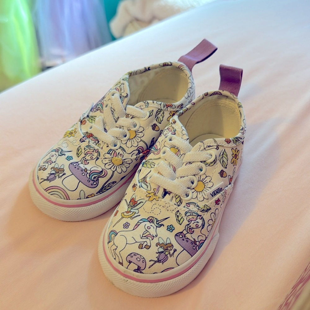 Toddler vans size 6
